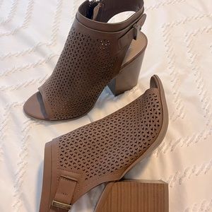 Open toe block heel